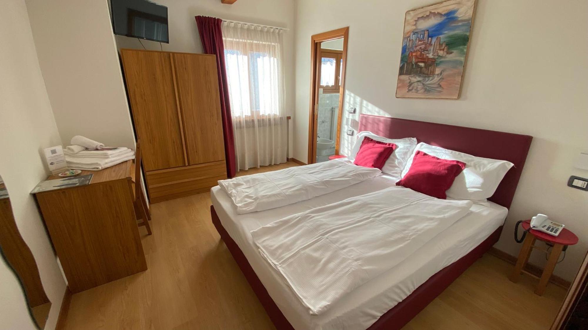Casteluce Hotel Funivie Pinzolo Extérieur photo