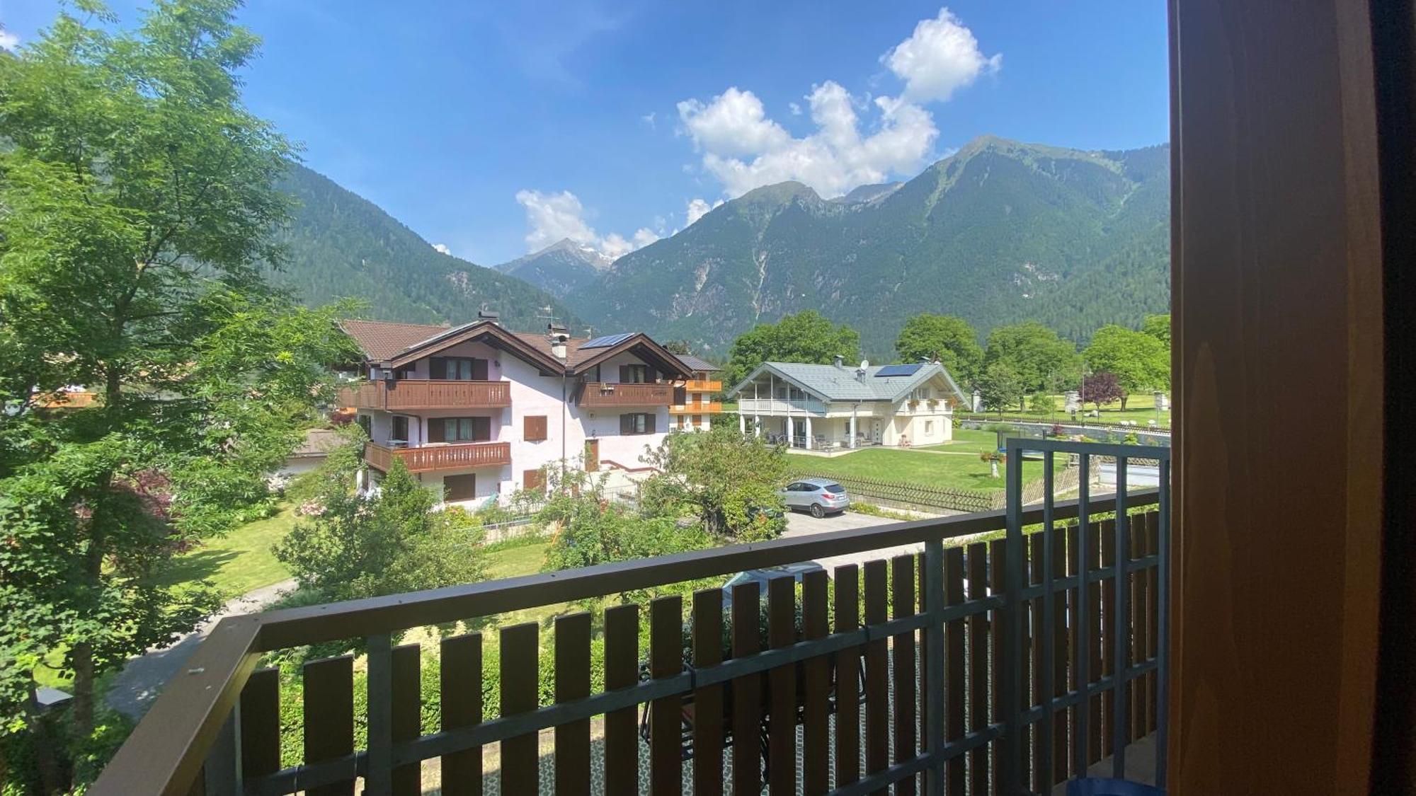 Casteluce Hotel Funivie Pinzolo Extérieur photo