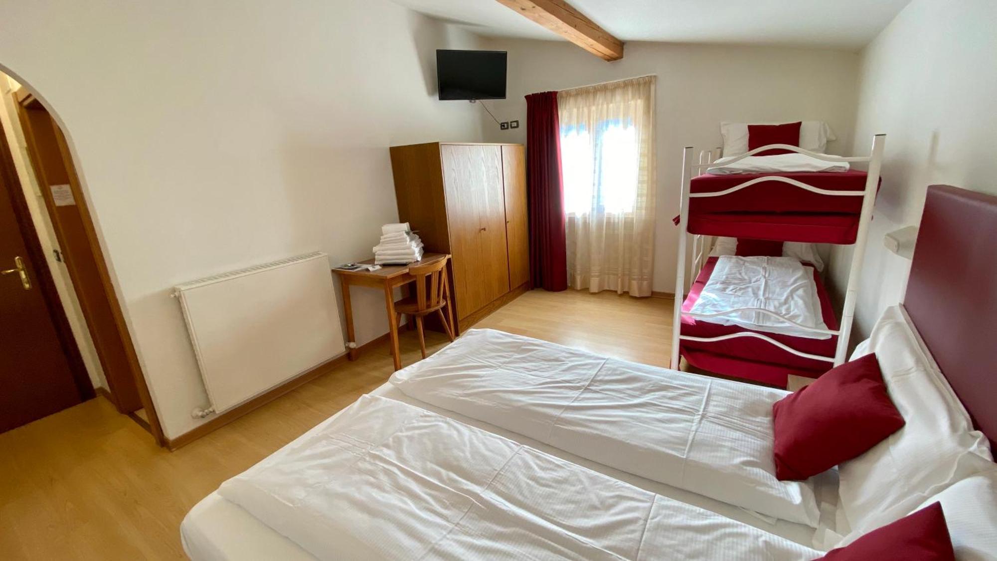 Casteluce Hotel Funivie Pinzolo Extérieur photo